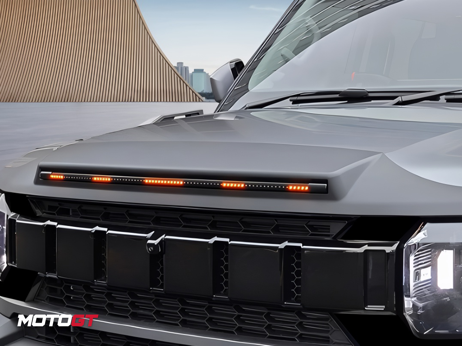 JETOUR T2 HOOD SPOILER WITH DECORATIVE LIGHT